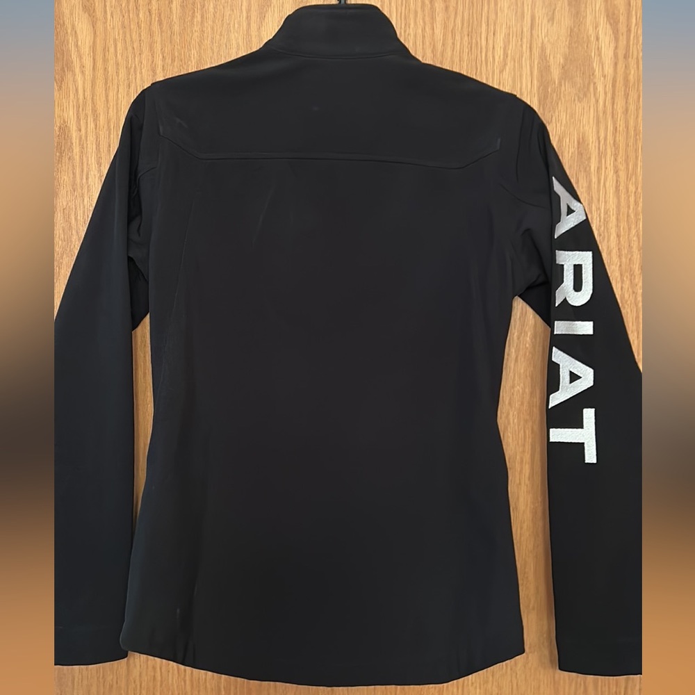 Ariat Girl’s New Team Softshell Jacket – Wind and Water Resistant Jacket